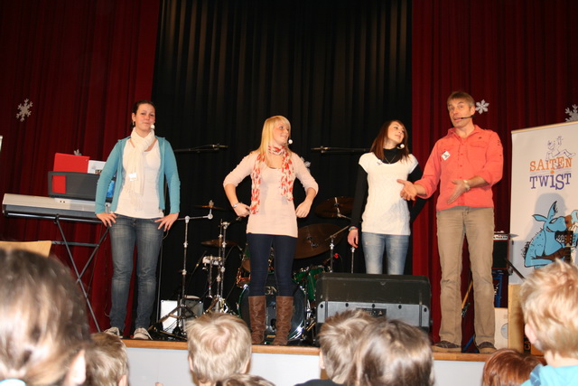 gal/2010/2010 Saitentwist Haus Fuhr Werden 4.12.Rotnasen und Gluehwangen/2010 Saitentwist Haus Fuhr Werden 4.12. Rotwangen u Gluehnasen 031.jpg